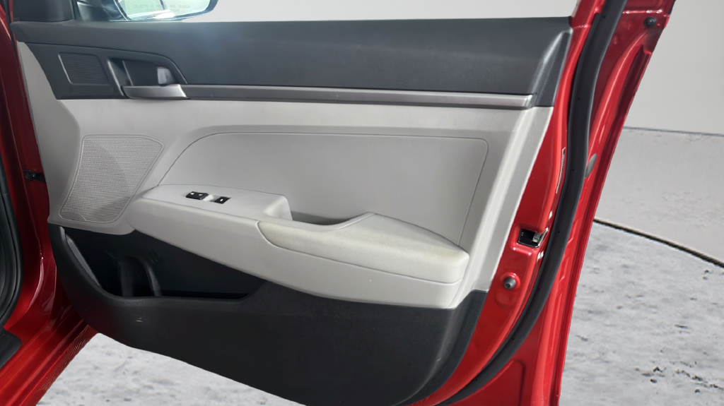 2018 Hyundai Elantra SE - Photo 19