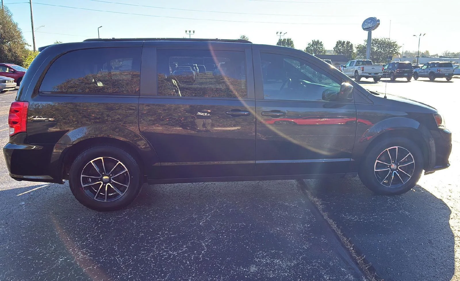 Used 2018 Black Onyx Crystal Pearlcoat Dodge GT image 5