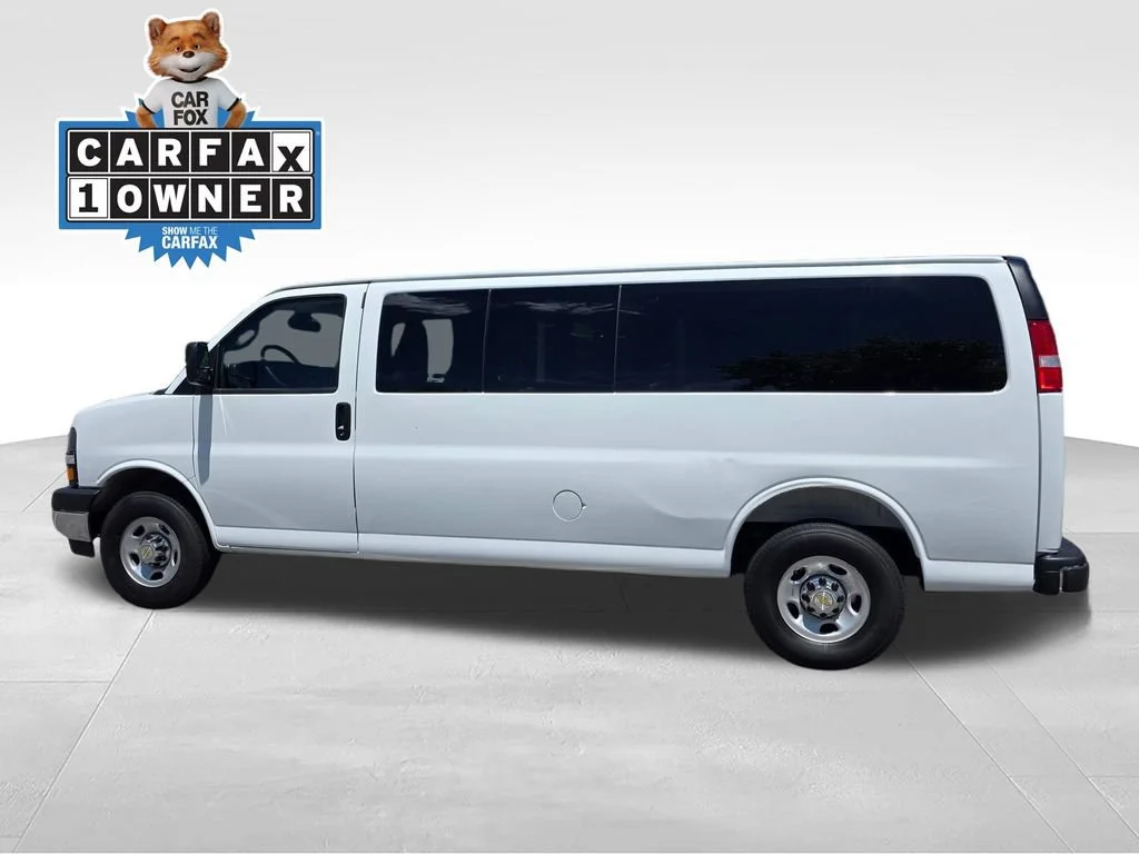 Used 2025 Summit White Chevrolet 1LT image 4