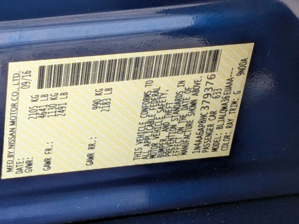Used 2017 Blue Nissan 3.5 S image 31