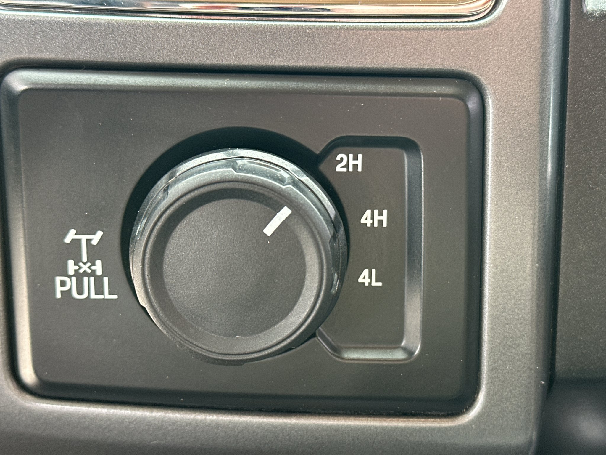Used 2017 White Gold Metallic Ford XLT image 28