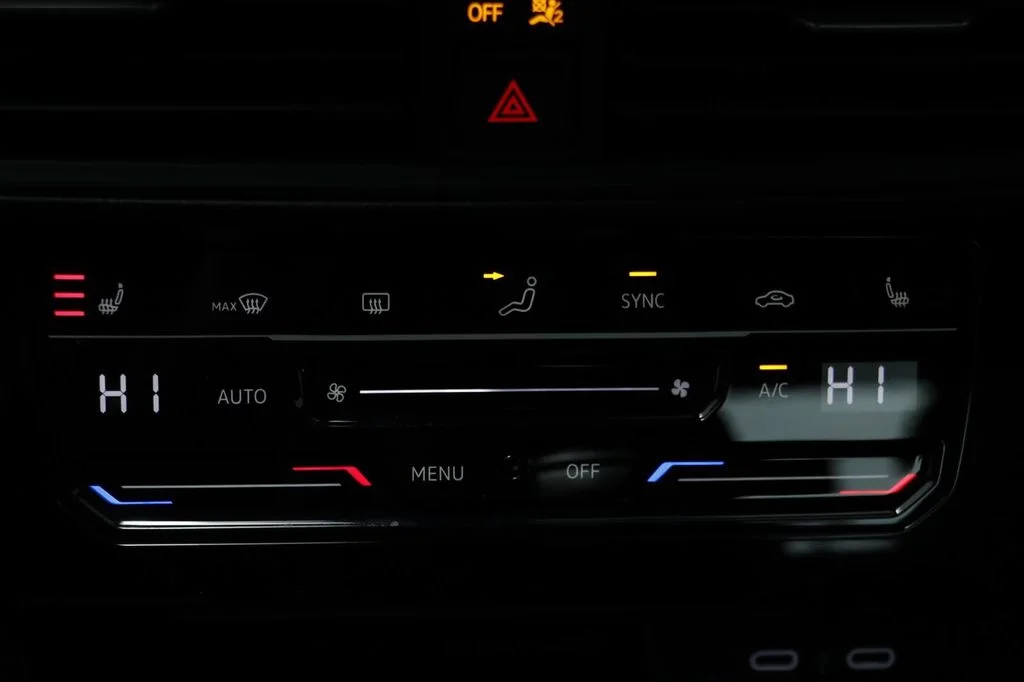 New 2026 Pure White Volkswagen 1.5T Sport image 11