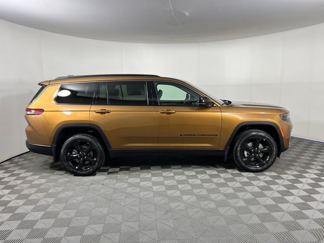New 2026 Copper Shino Metallic Clear-Coat Exterior Paint Jeep Limited image 4