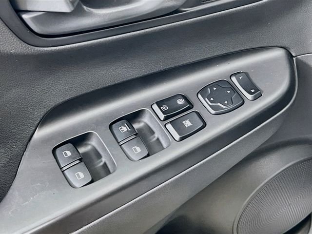 2023 Hyundai Kona SE - Photo 9