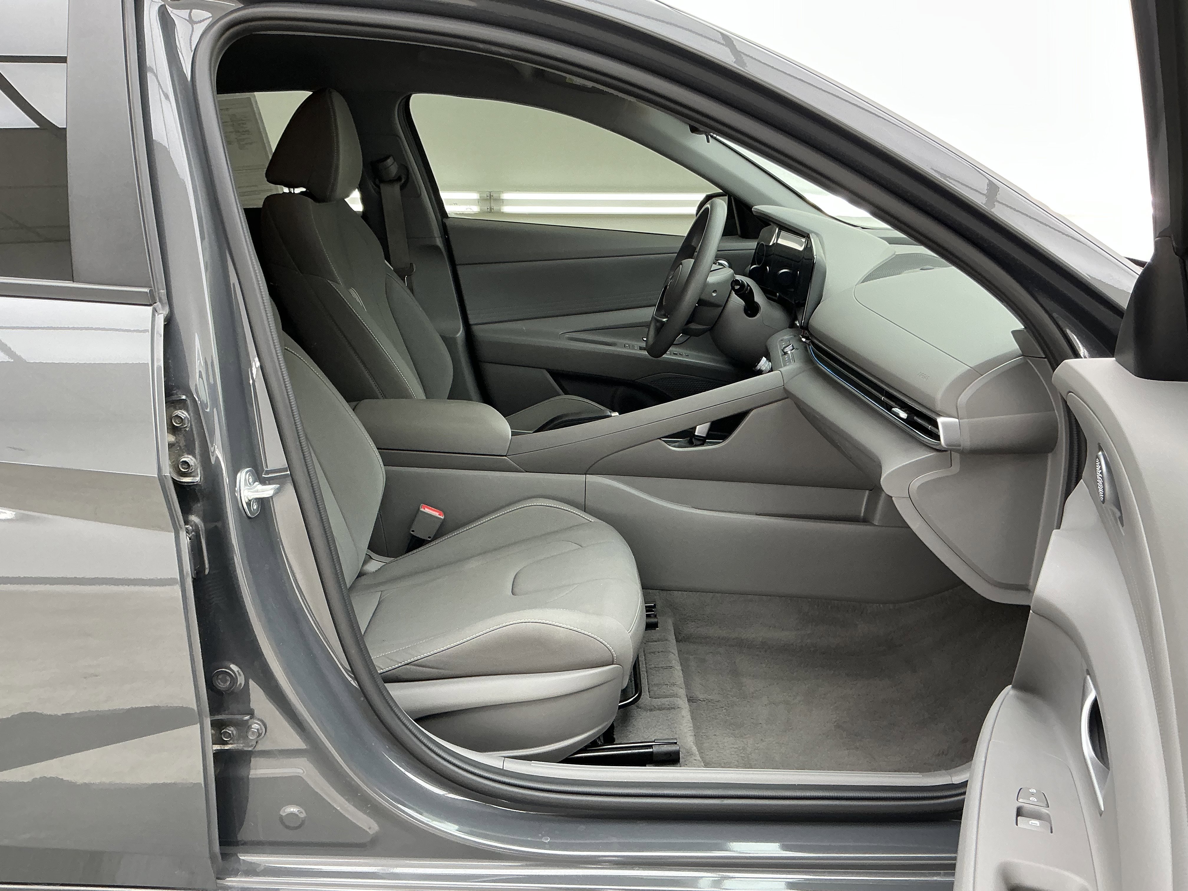 2024 Hyundai Elantra SEL - Photo 23