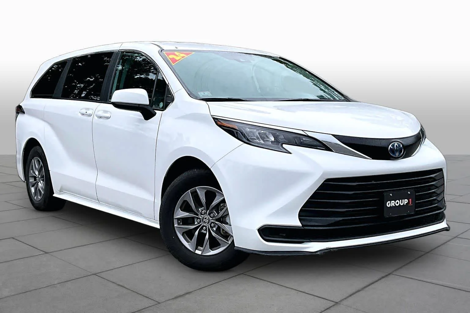 Used 2024 Ice Cap Toyota LE image 3