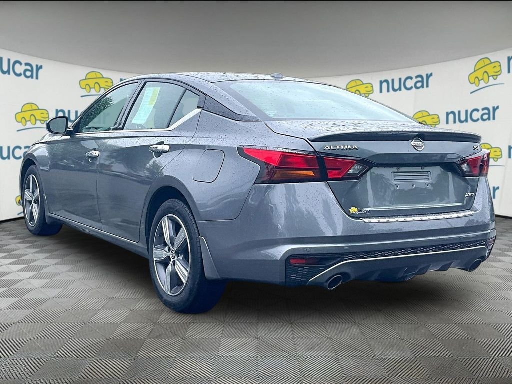 Used 2019 Gray Nissan 2.5 SV image 4