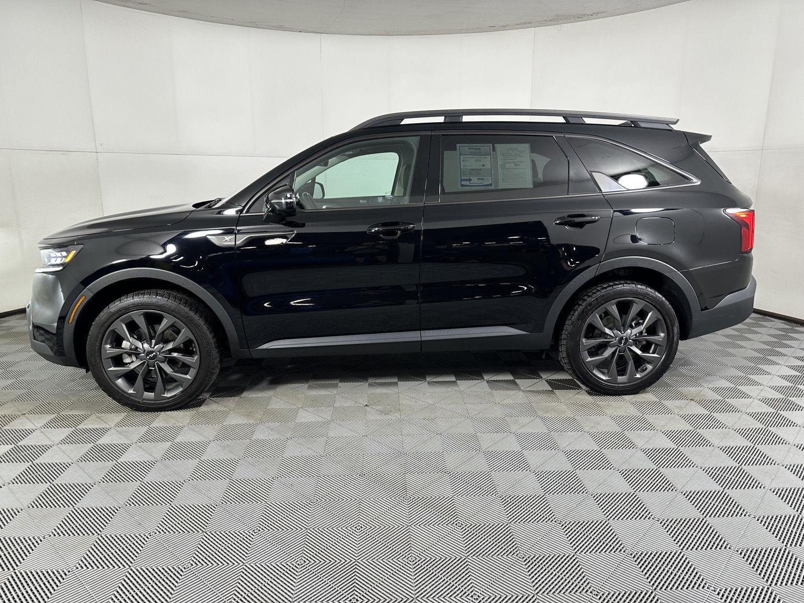 Used 2023 Ebony Black Kia X-Line SX Prestige image 5
