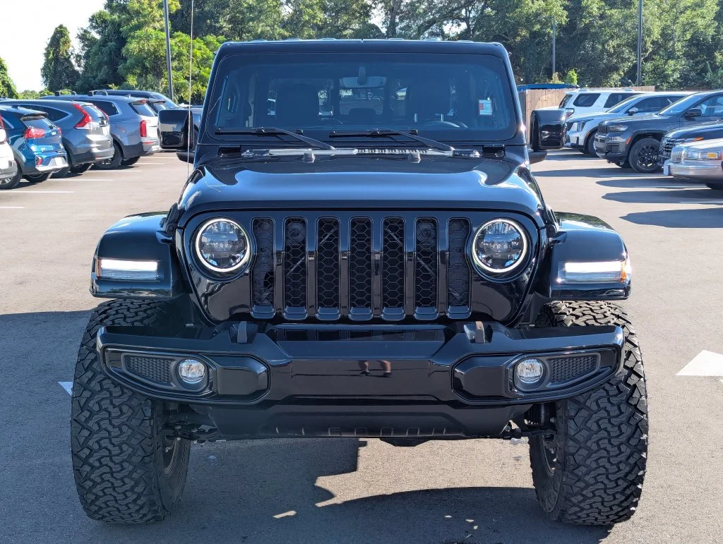 Used 2023 Black Jeep Overland image 10