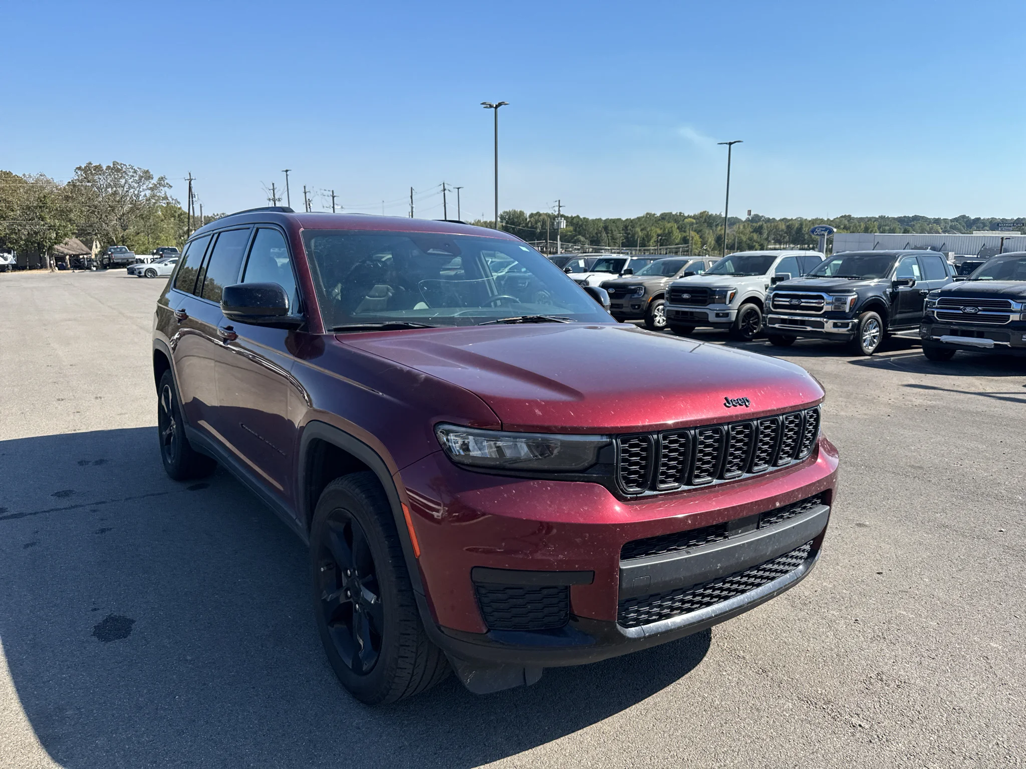 Used 2021 Velvet Red Pearlcoat Jeep Altitude image 3