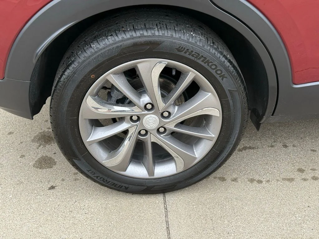 Used 2023 Red Buick Essence image 11