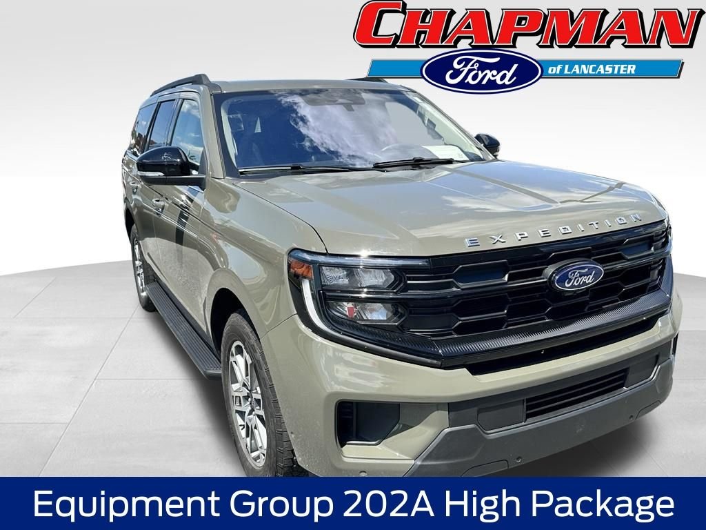 Used 2025 Green Ford Active image 1