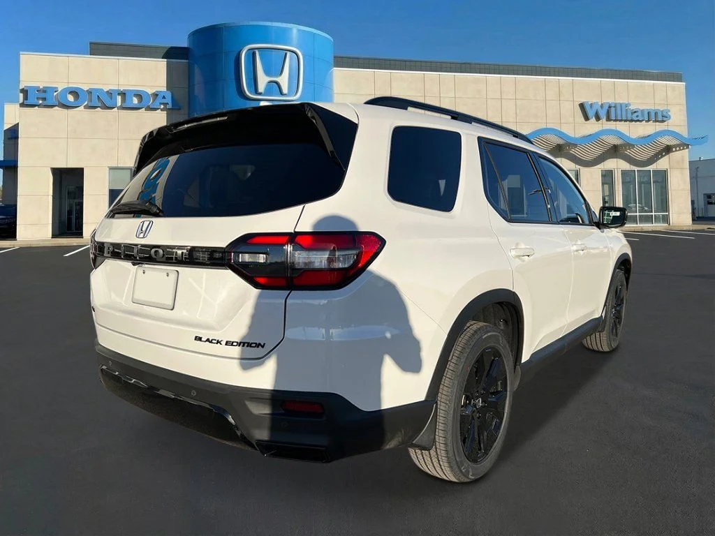 New 2026 PLATINUM WHITE PEARL Honda Black Edition image 5