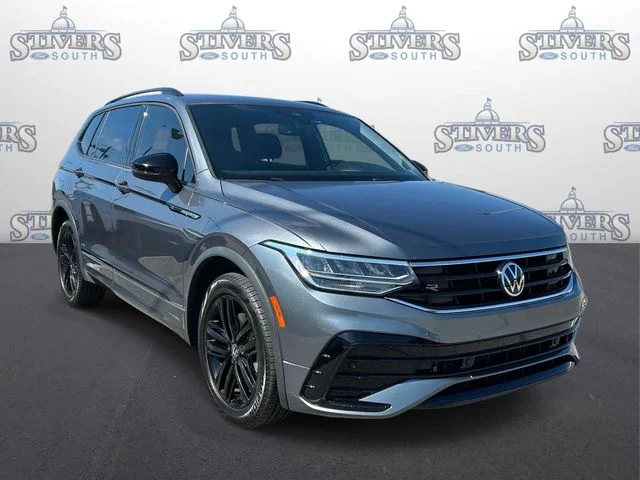 2022 Volkswagen Tiguan 2.0T SE R-Line Black's photo