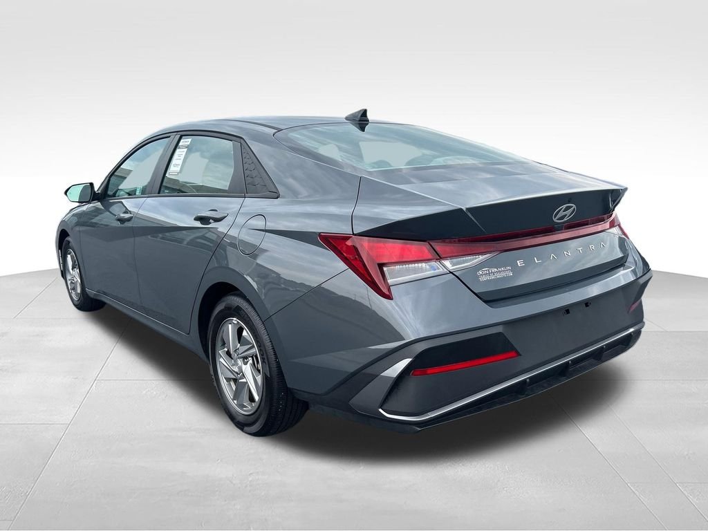 Used 2024 Gray Hyundai SE image 4