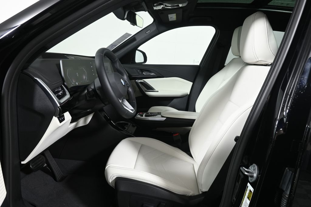 New 2026 Jet Black BMW xDrive28i image 3