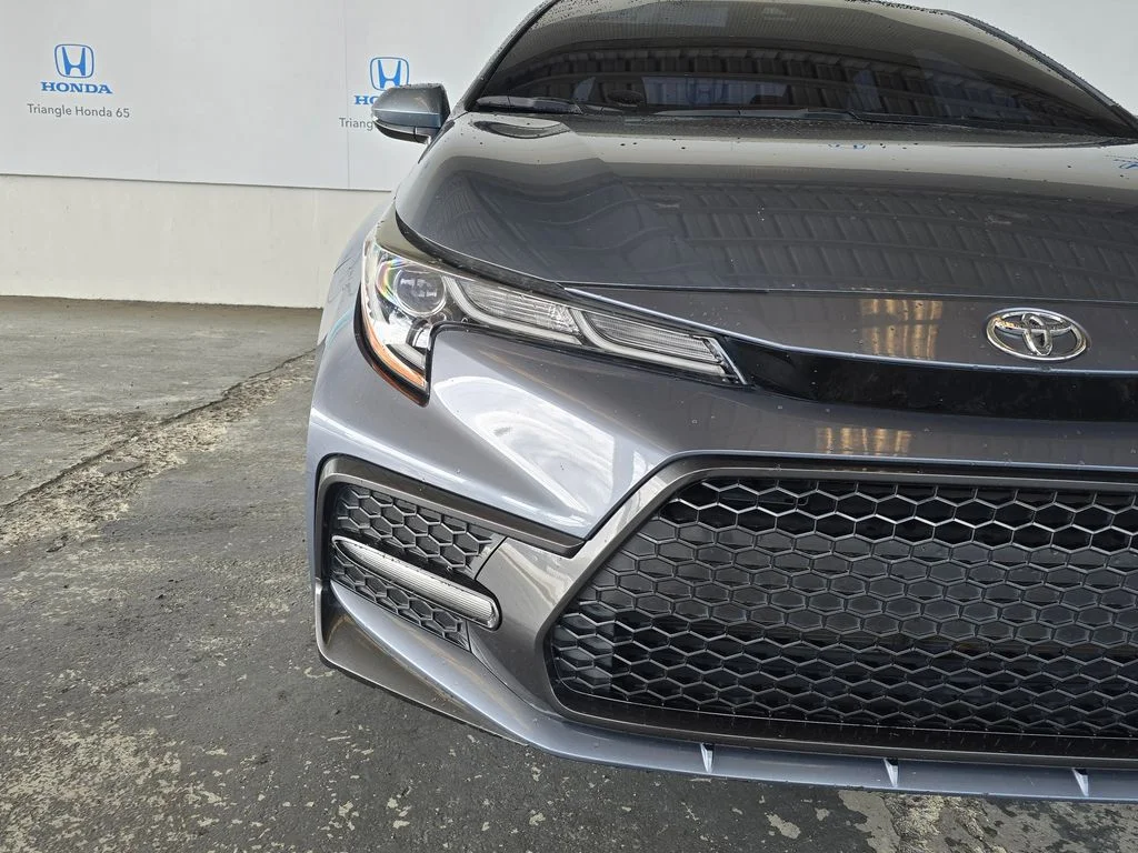 Used 2022  Toyota SE image 29