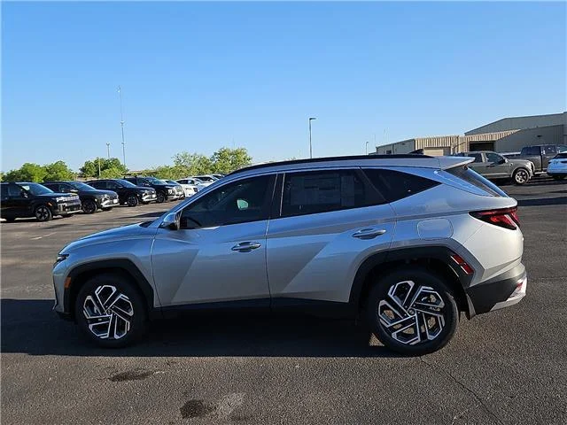 New 2026 Shimmering Silver Hyundai SEL image 2