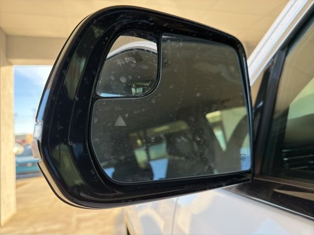 New 2026 Bright White Clear-Coat Exterior Paint Jeep  image 15