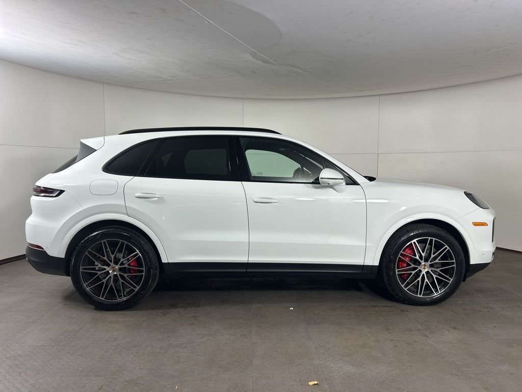 2026 Porsche Cayenne S - Photo 6