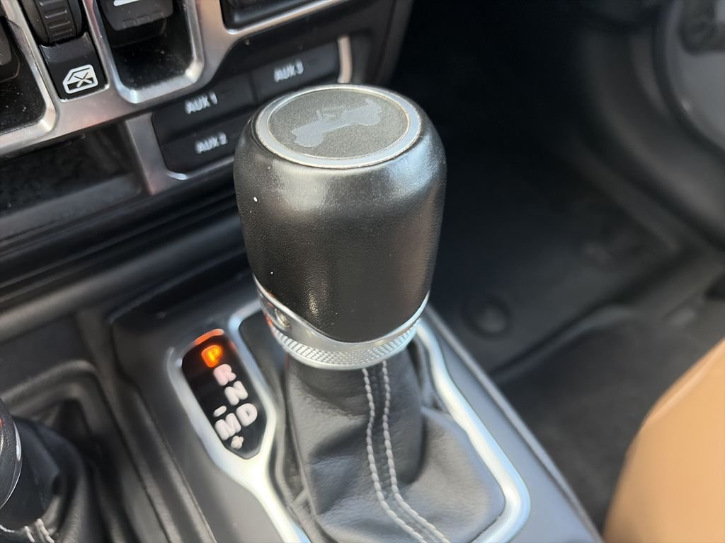 Used 2021 Gray Jeep Unlimited Sahara image 26