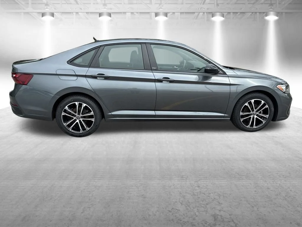 Used 2023 Gray Volkswagen 1.5T Sport image 7