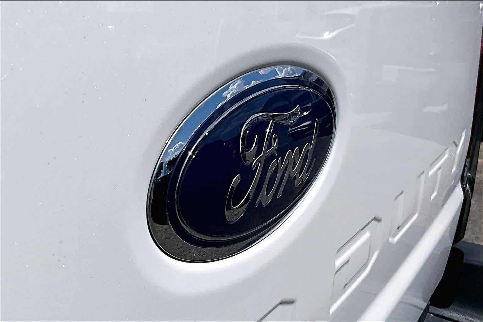 Used 2023 Star White Ford LARIAT image 31