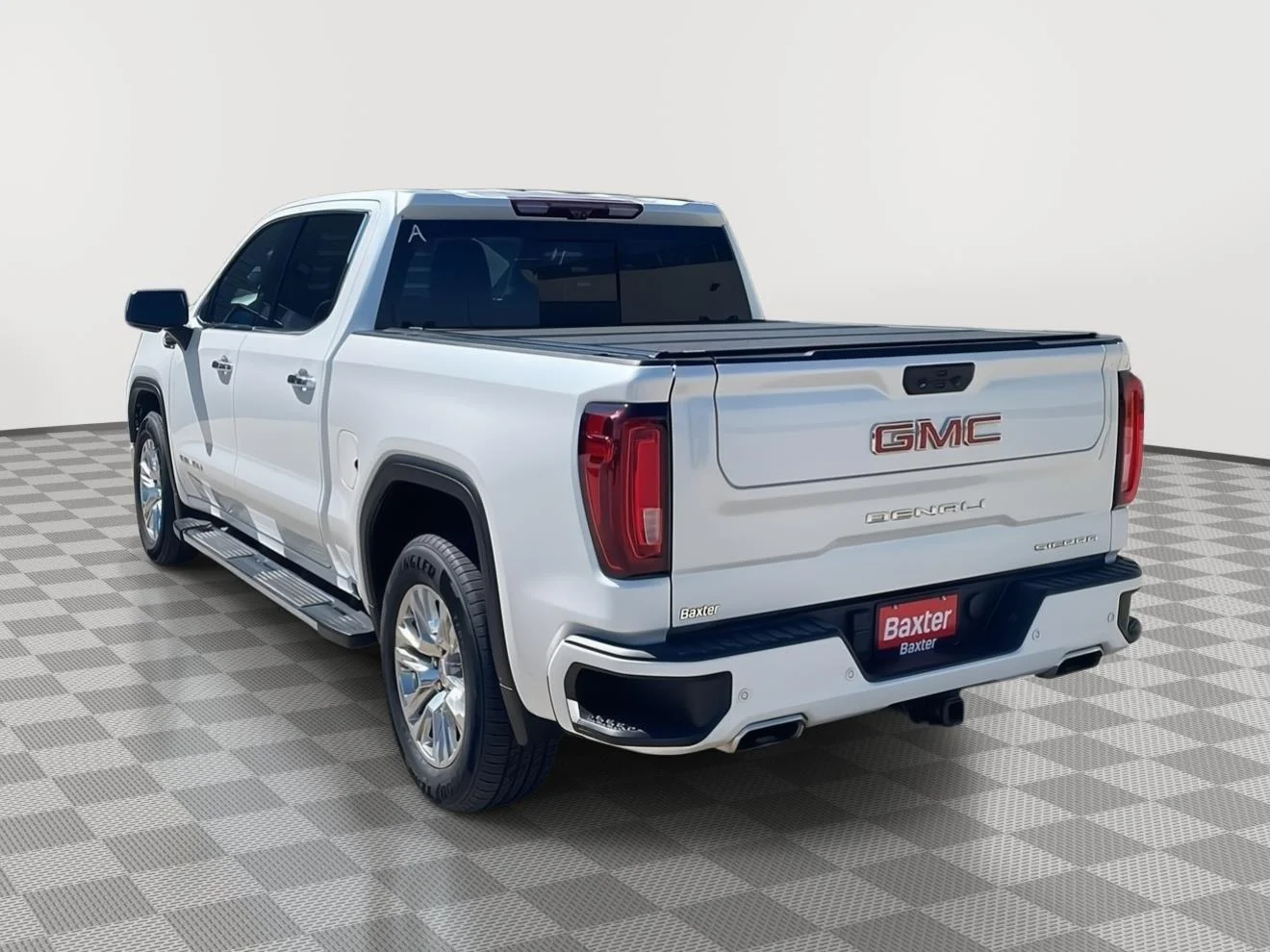 Used 2023 White Frost Tricoat GMC Denali image 5