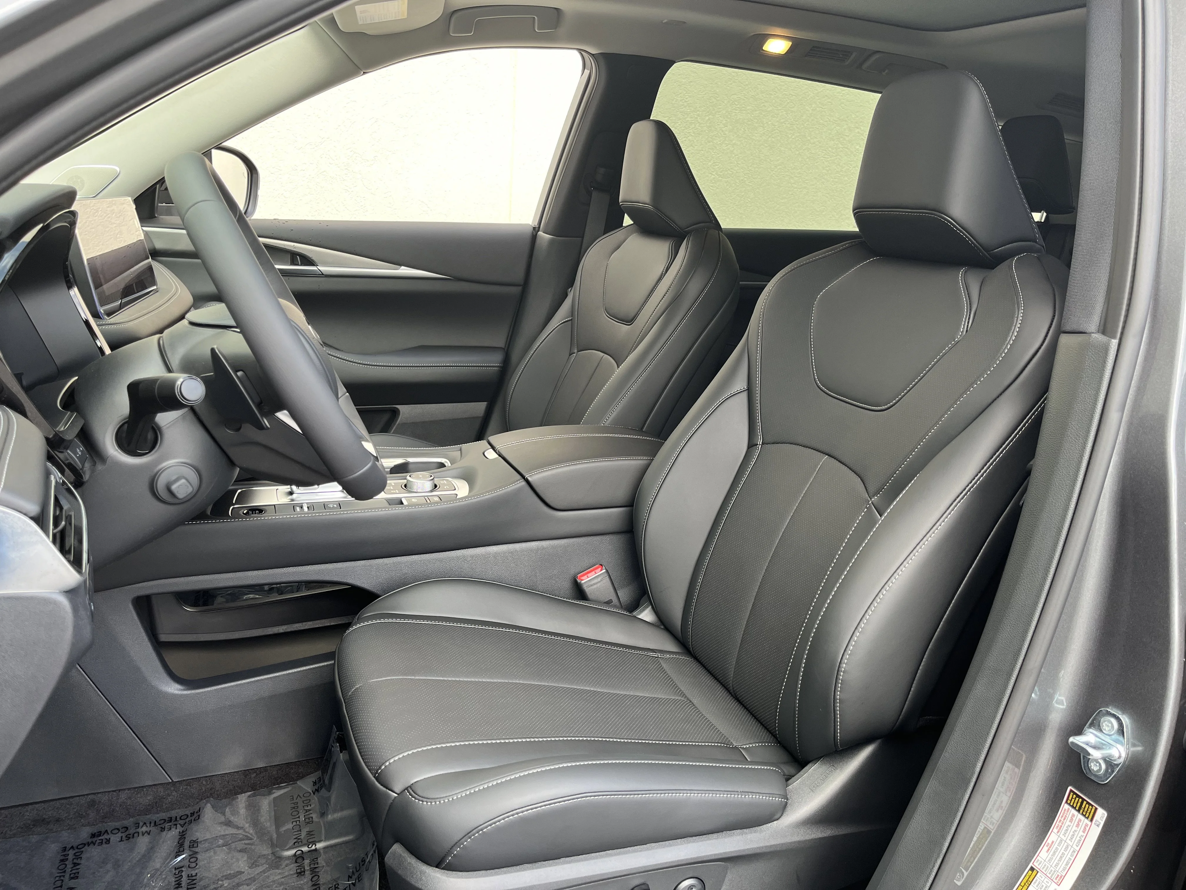 New 2027 Graphite Shadow INFINITI LUXE image 13