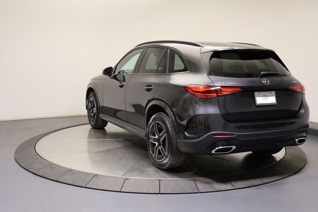 New 2027 Graphite Grey Metallic Mercedes-Benz GLC 300 image 3