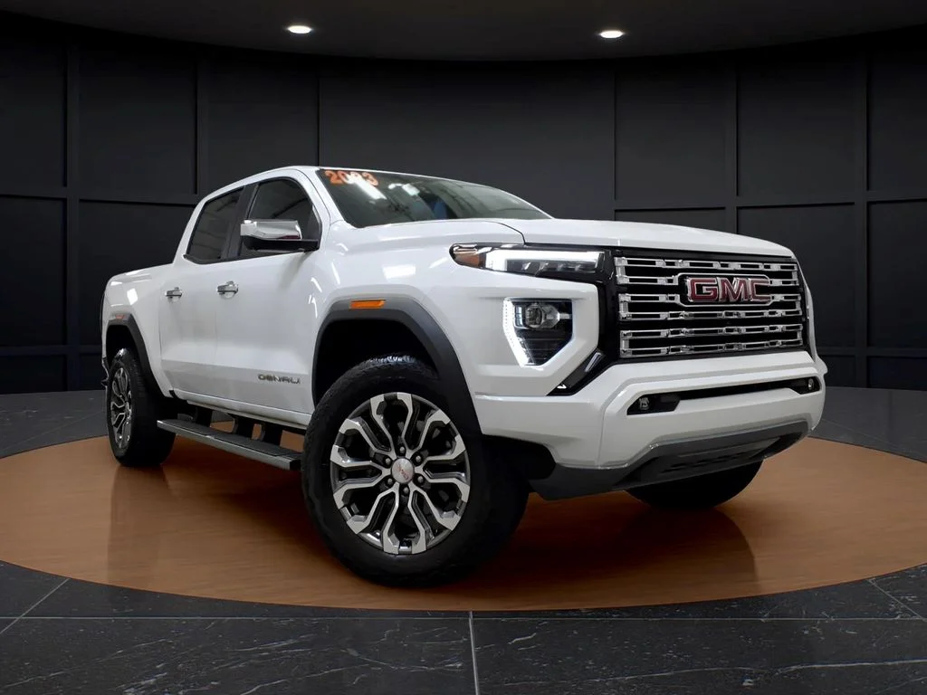 2023 GMC Canyon 4WD Denali Crew Cab Short Box's photo