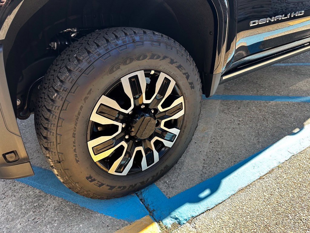 New 2026 Onyx Black GMC Denali Ultimate image 22