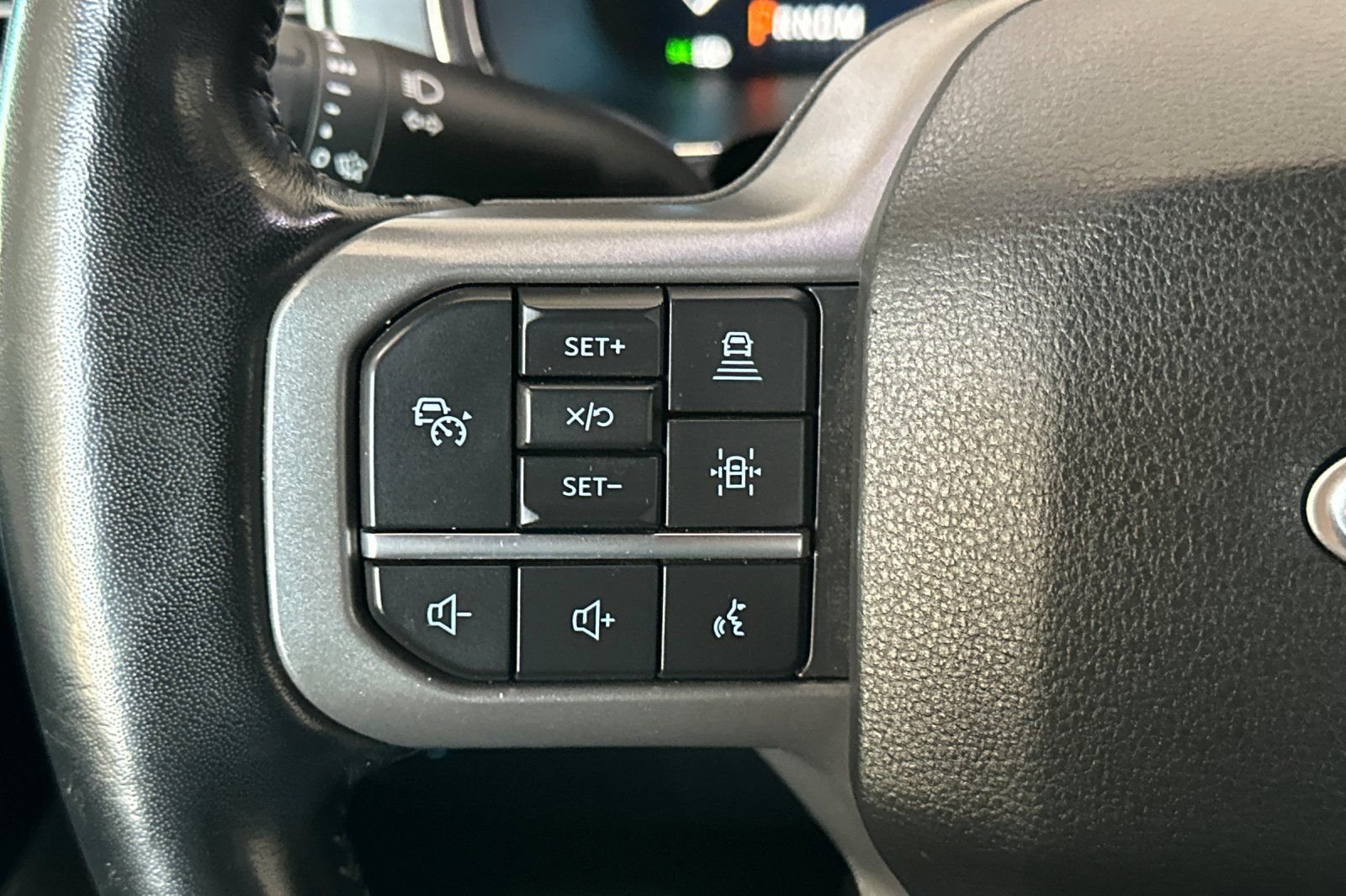 Used 2022 Black Ford Lariat image 25