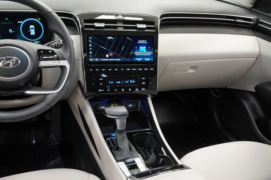 Used 2024 Silver Hyundai SEL image 25