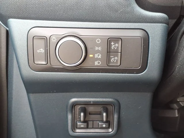 Used 2022 Silver Ford XLT image 19