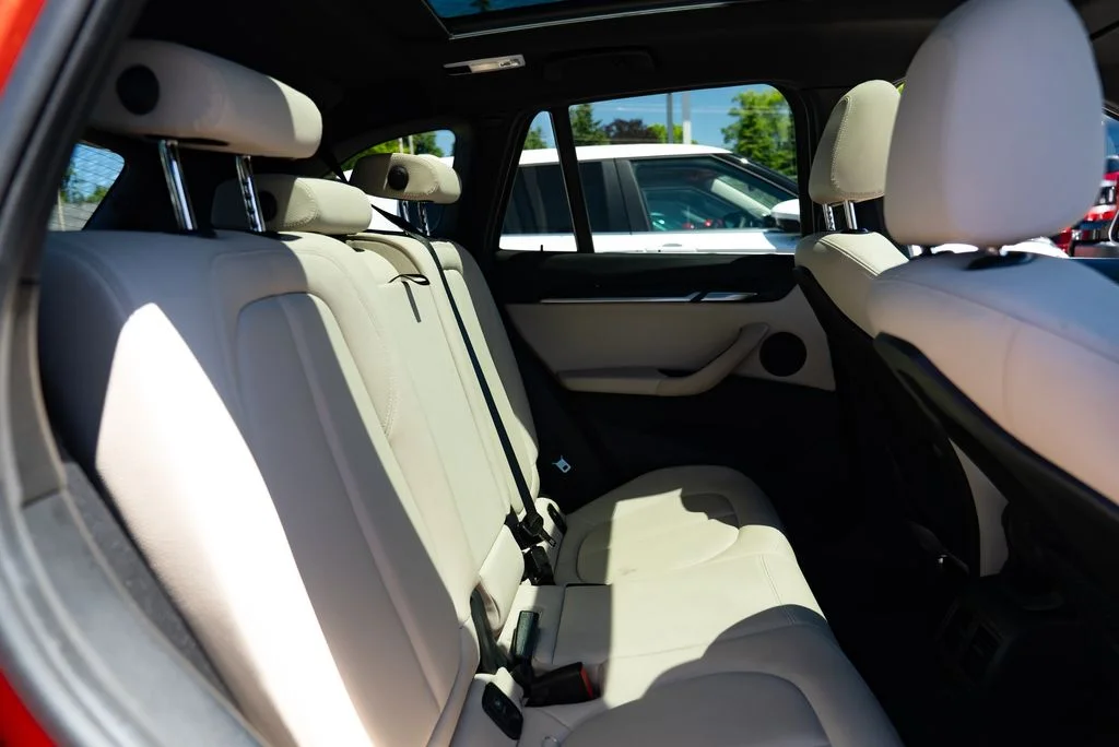 Used 2018 Orange BMW xDrive28i image 23