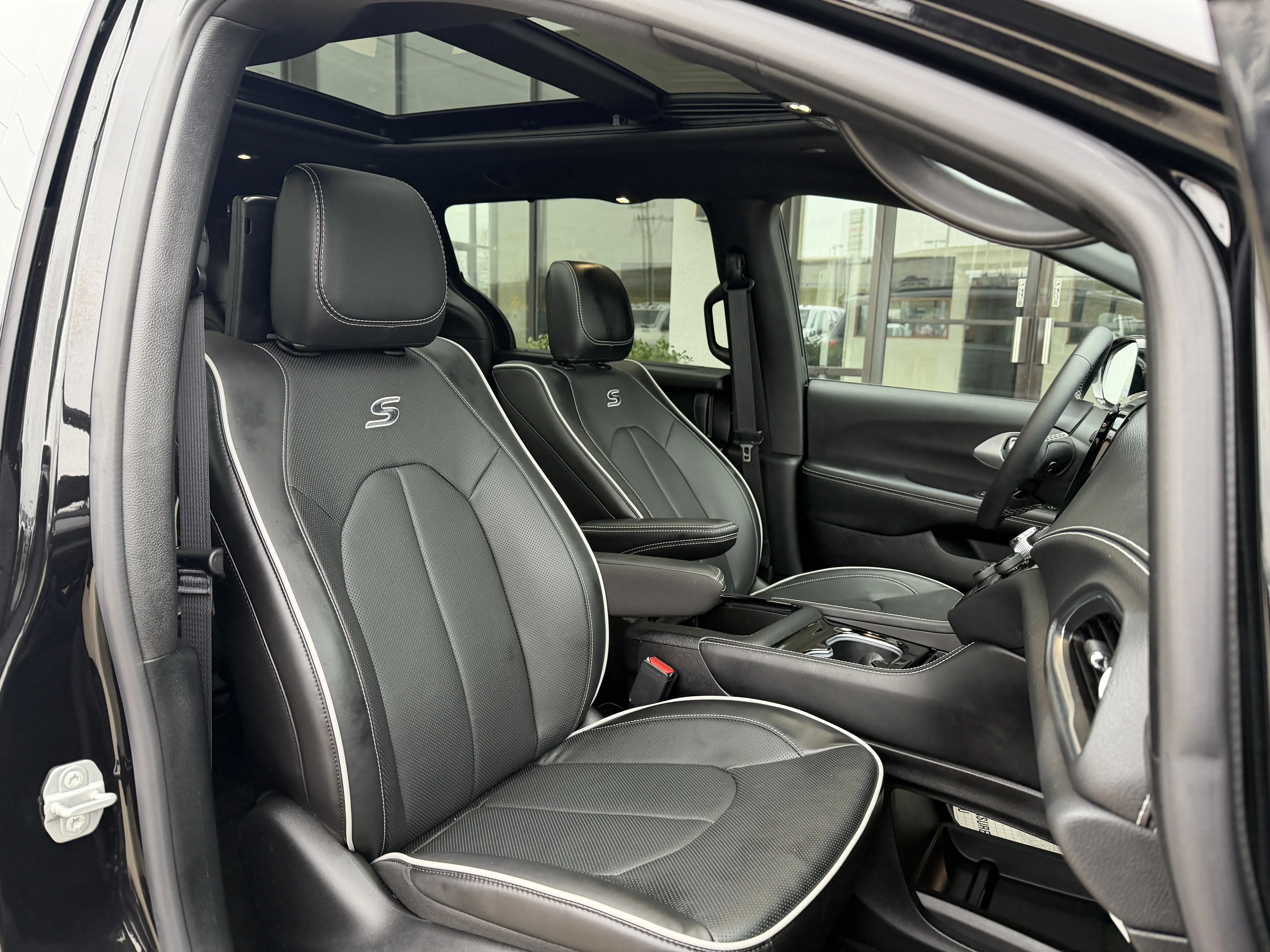 2026 Chrysler Pacifica Limited - Photo 21