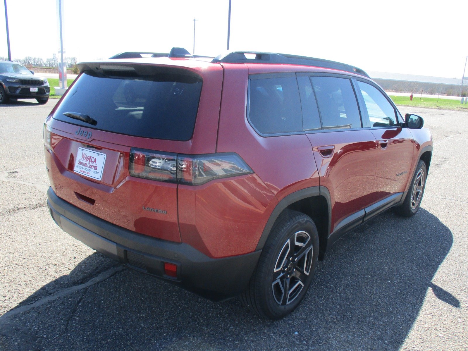 New 2026 Red Hot Pearl-Coat Exterior Paint Jeep Laredo image 7