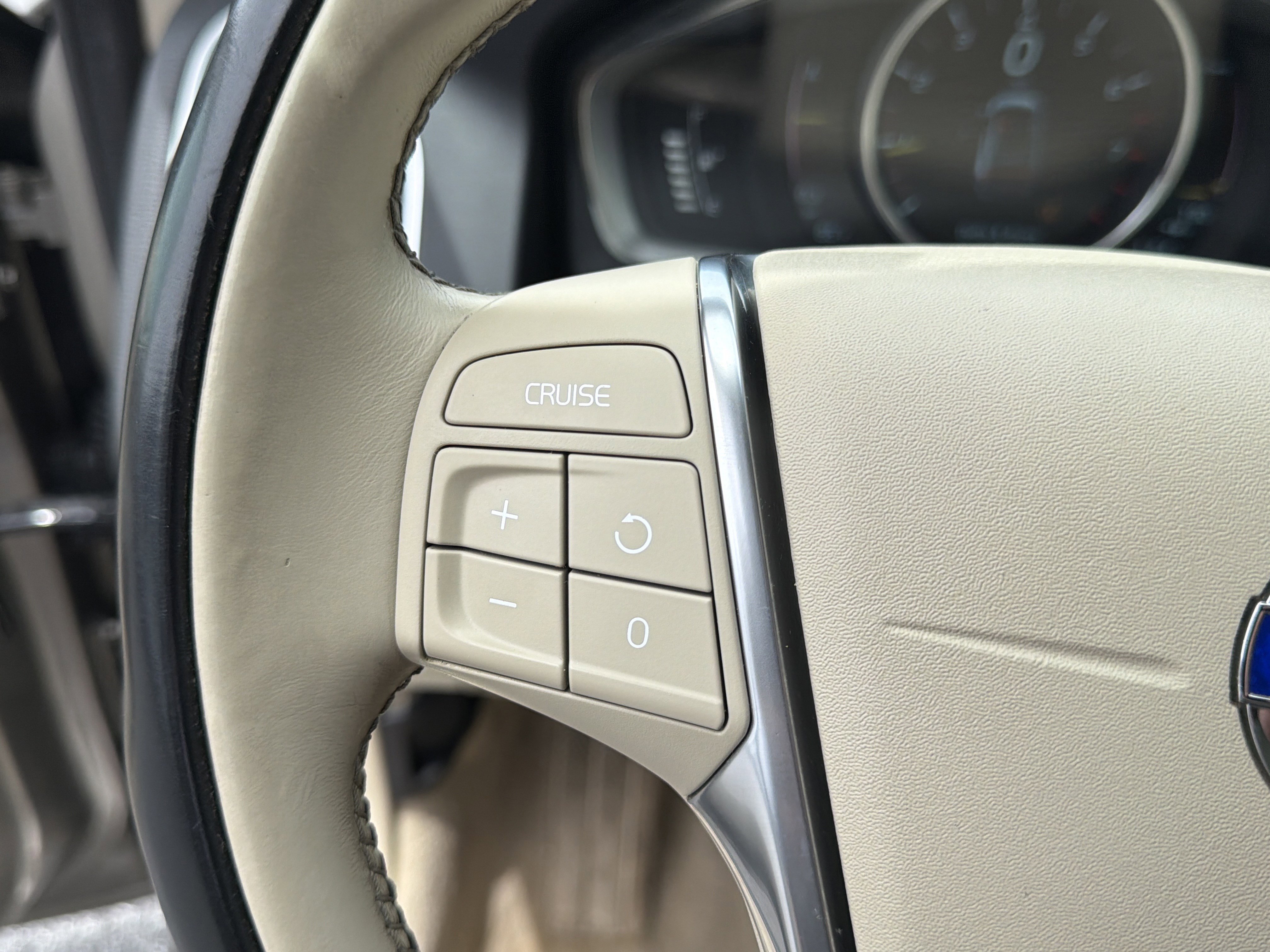 Used 2015 Seashell Metallic Volvo T5 Drive-E Premier image 29
