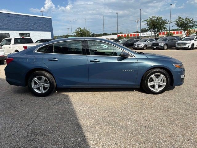 Used 2024 Lakeshore Blue Metallic Chevrolet LT image 6