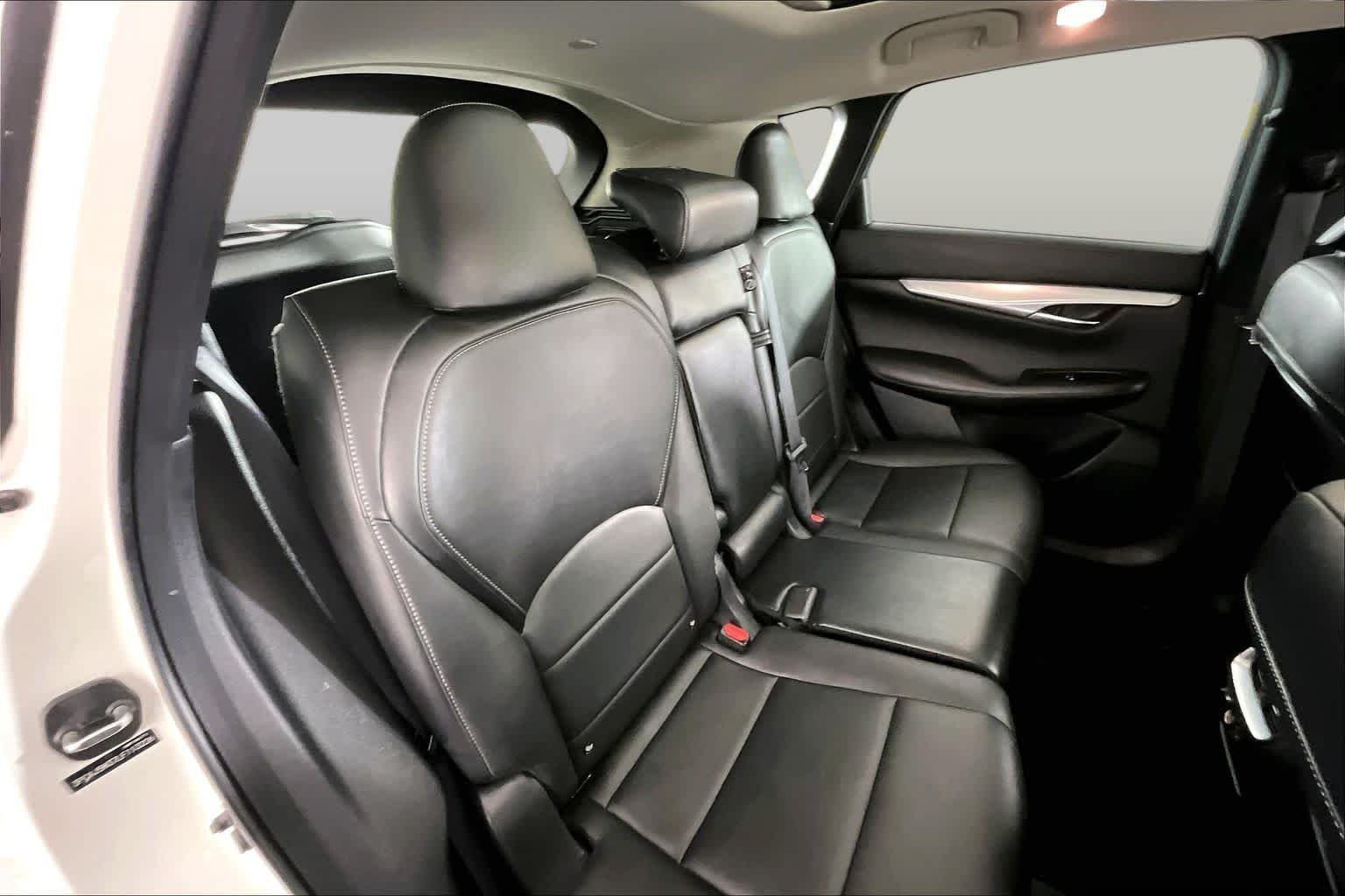 Used 2020 Majestic White INFINITI LUXE image 19