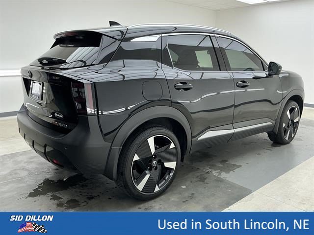 Used 2025 Super Black Nissan SR image 4