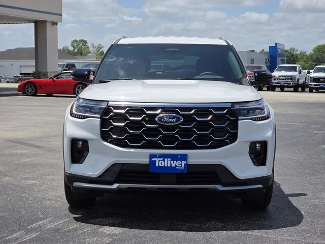 New 2026 Star White Metallic Tri-Coat Ford Platinum™ image 3