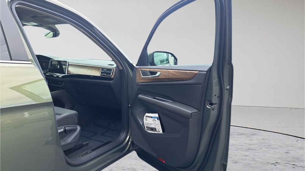 New 2026 Green Volkswagen 2.0T SE w/Technology image 16