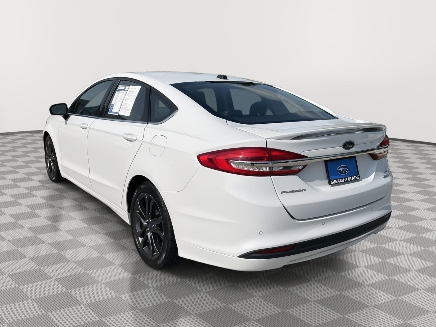 Used 2018 Oxford White Ford SE image 12