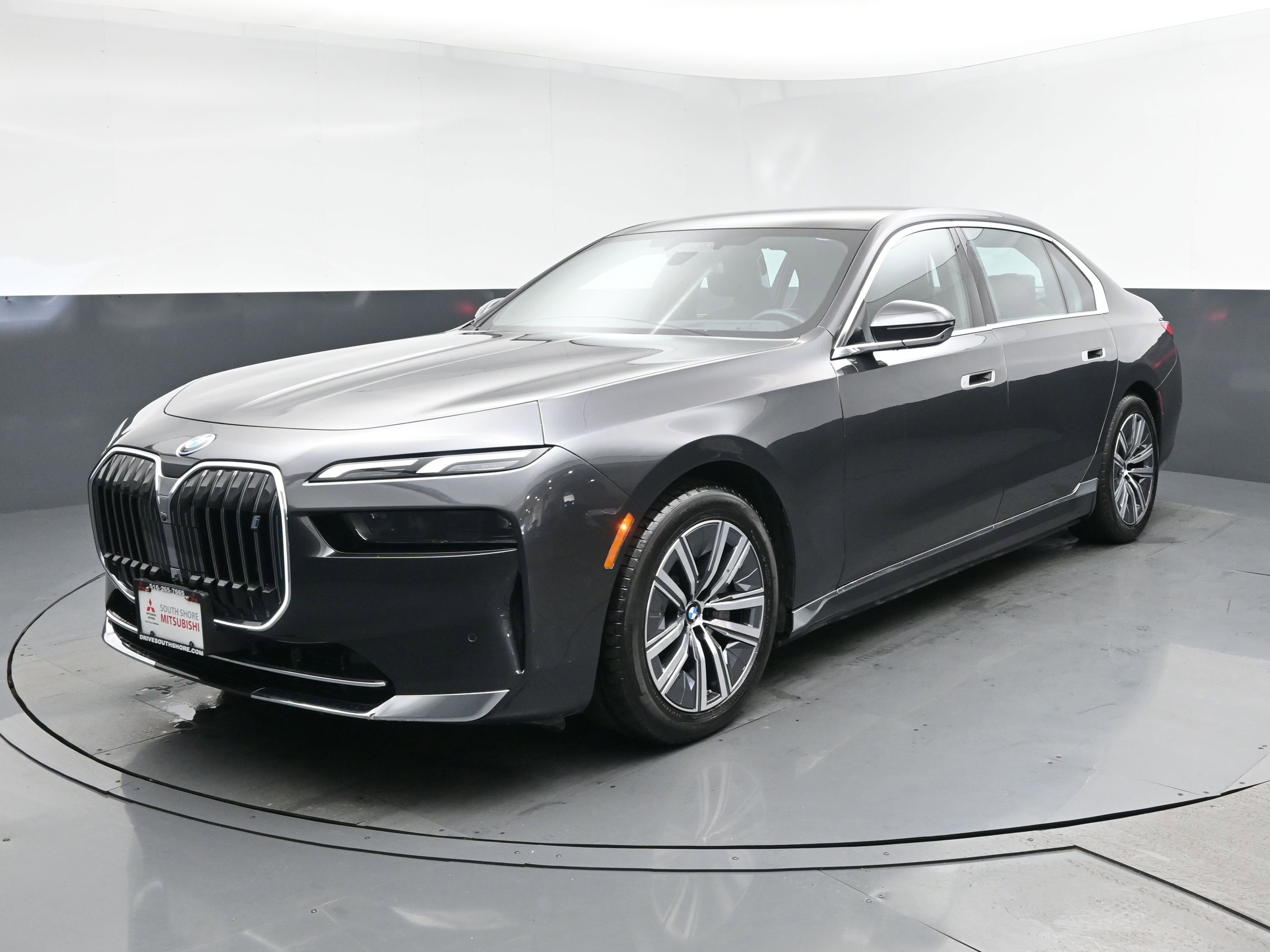 2024 BMW i7 eDrive50's photo