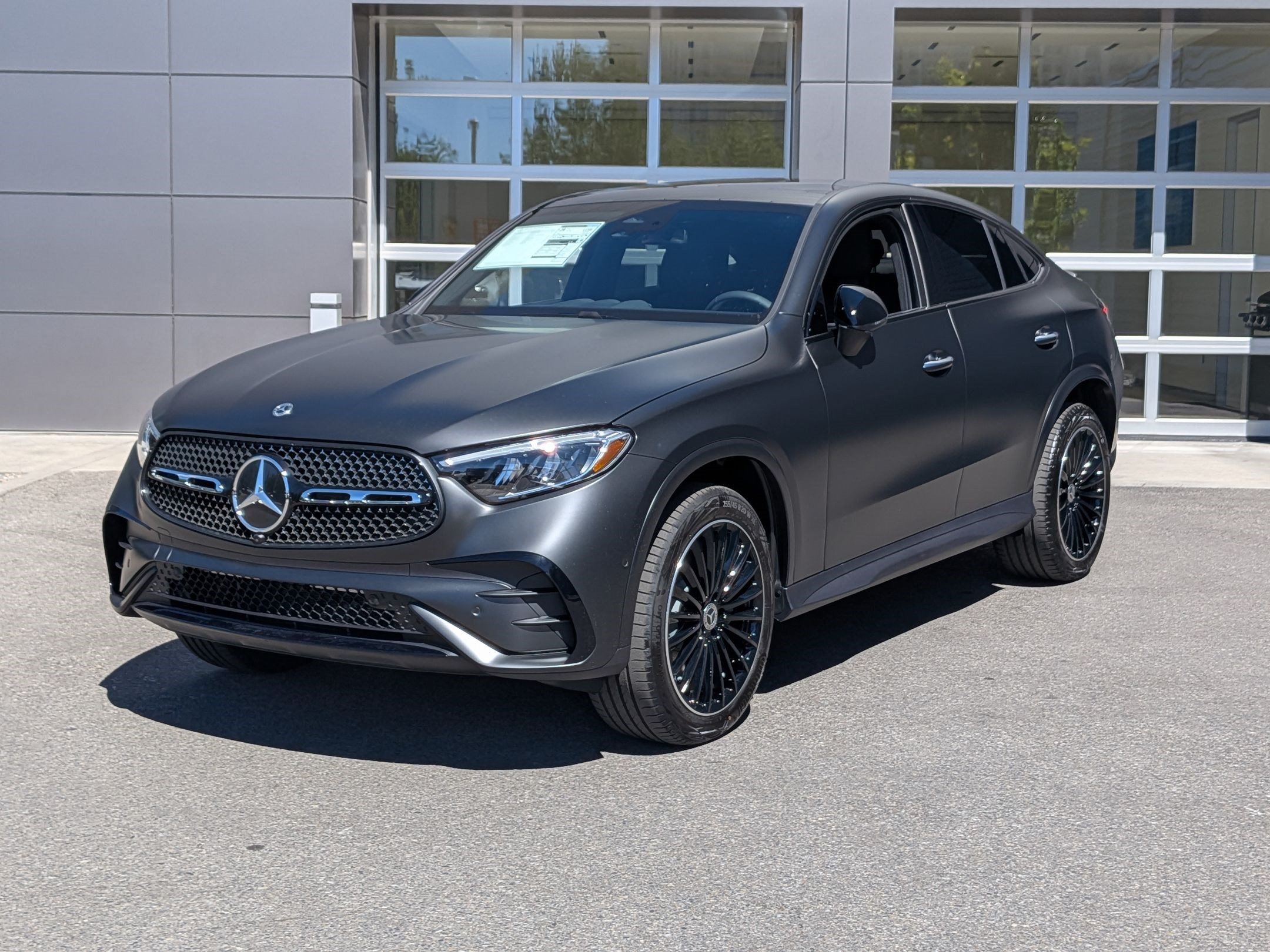 New 2026 MANUFAKTUR exclusive graphite grey magno Mercedes-Benz GLC 300 image 23