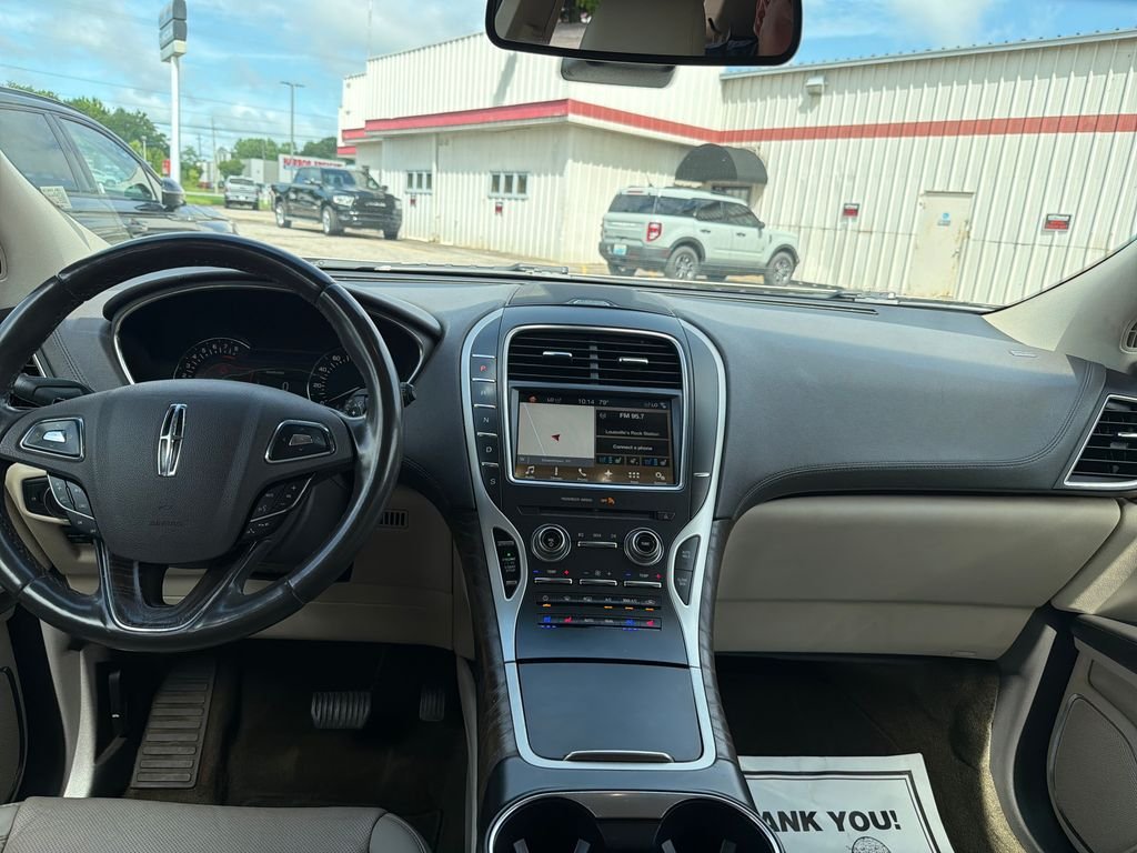 Used 2018 Brown Lincoln Reserve image 15