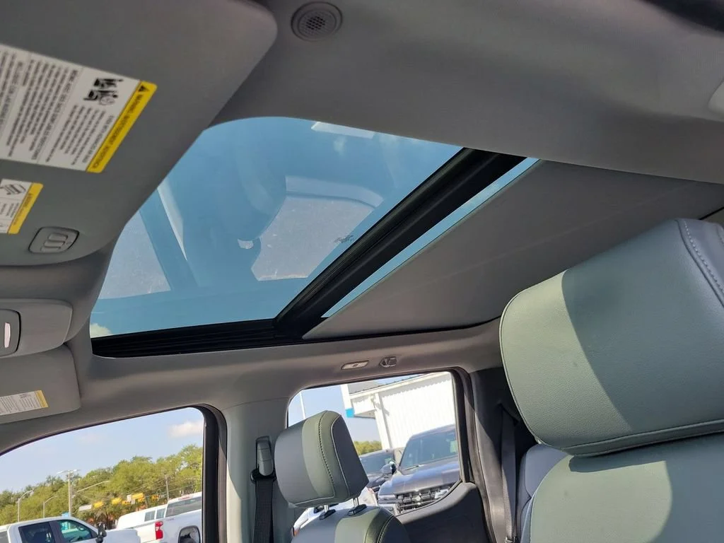 Used 2022 Black Ford LARIAT image 19