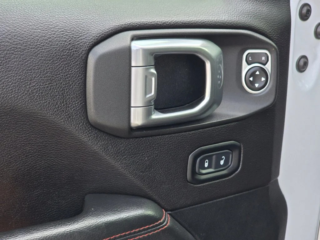 Used 2020 White Jeep Rubicon image 36